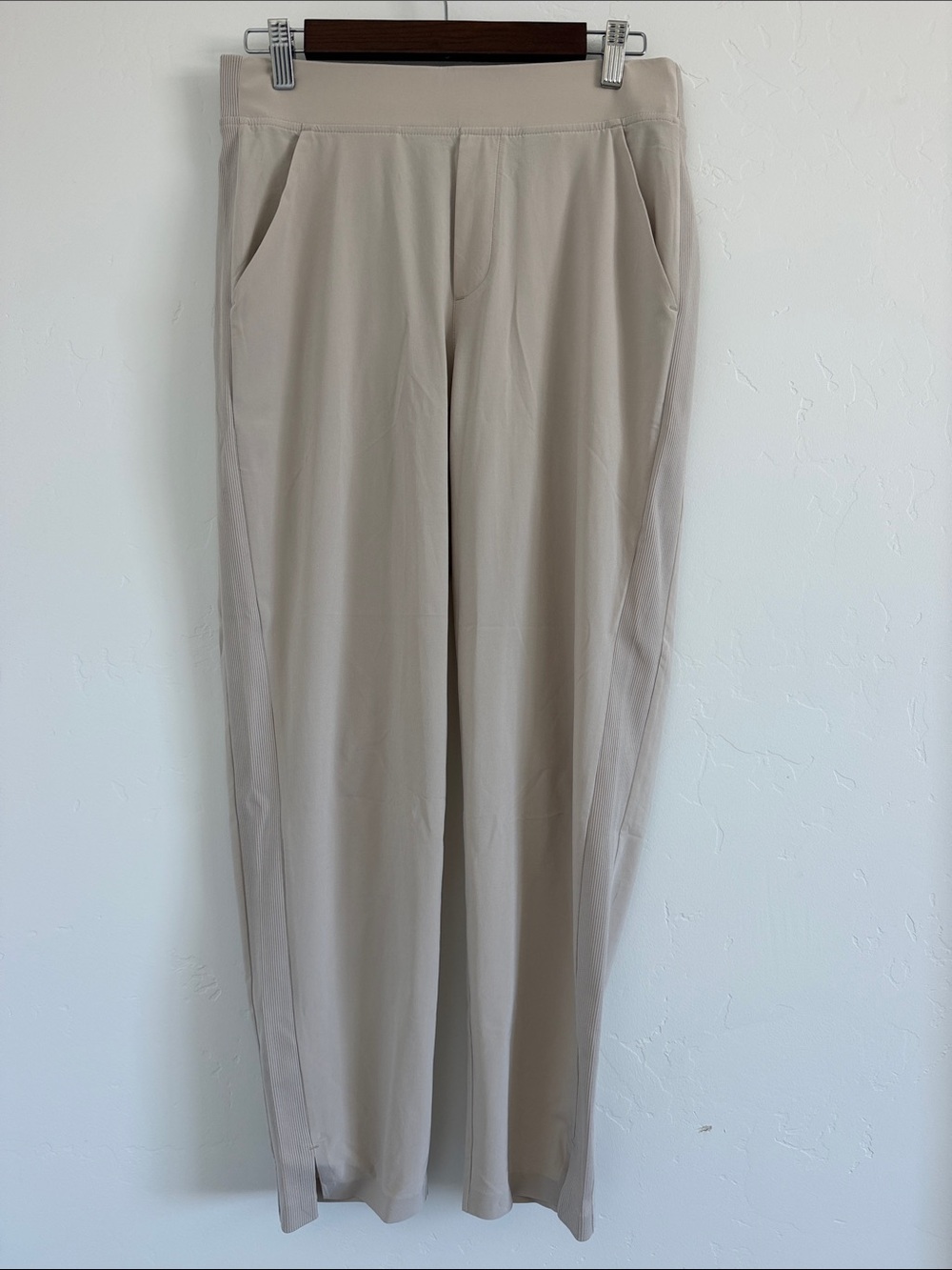 Athleta Brooklyn Ankle Pants Beige Stretch Travel Pull On Size 6 19867